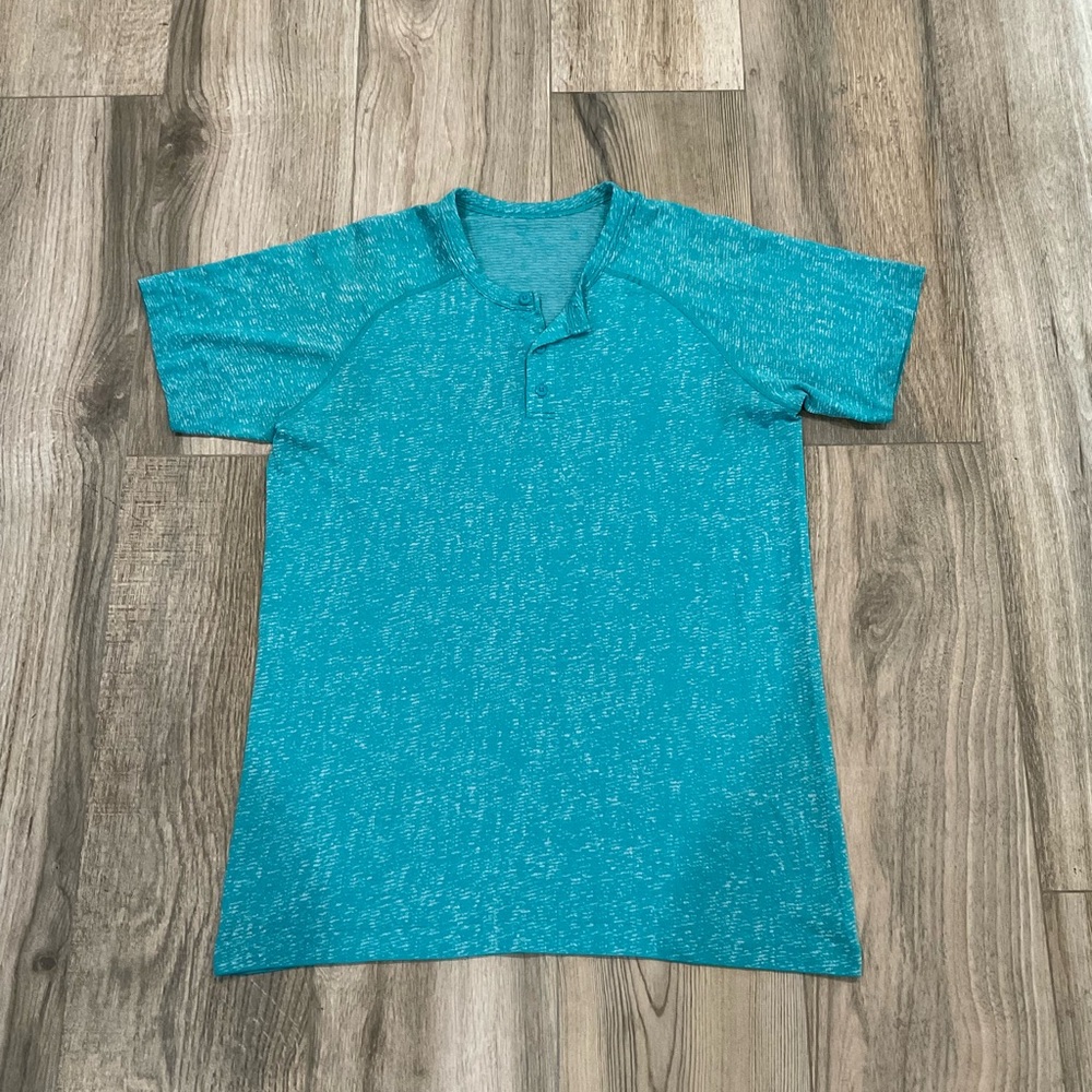Men’s Medium Lululemon Athletic Short Sleeve Shirt